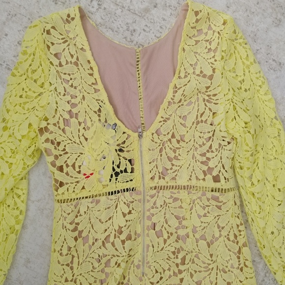New yellow lace dress - Picture 2 of 2